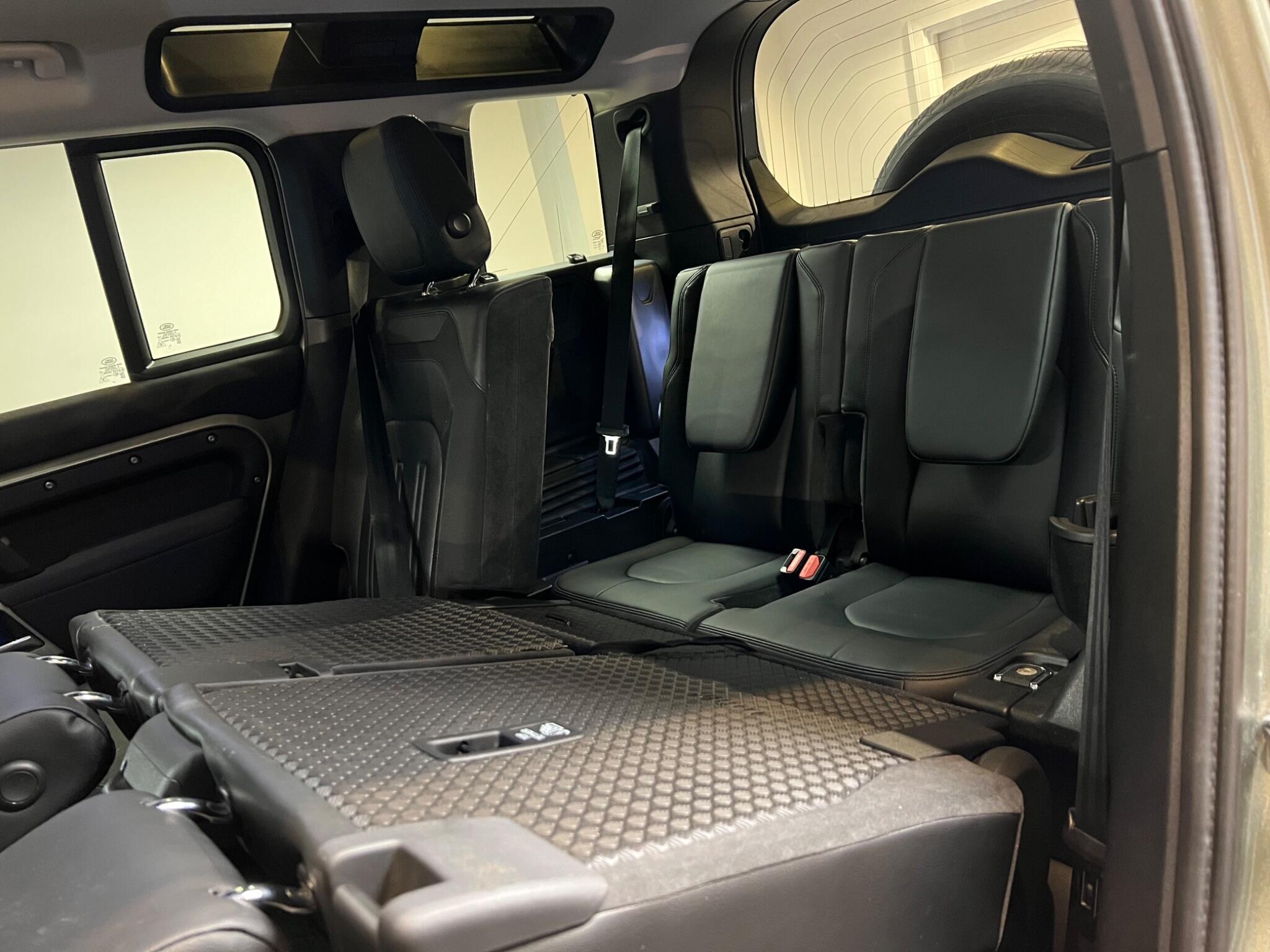 Land Rover Defender 110